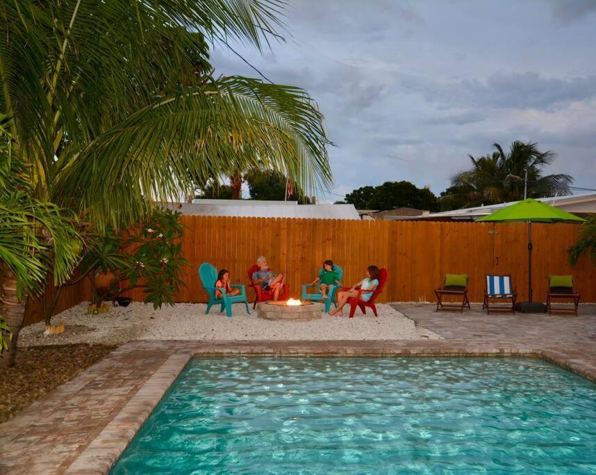 Tropical Retreat Near Beaches, Cruise Terminals Merritt Island Bagian luar foto