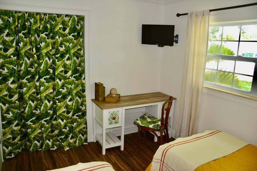 Tropical Retreat Near Beaches, Cruise Terminals Merritt Island Bagian luar foto