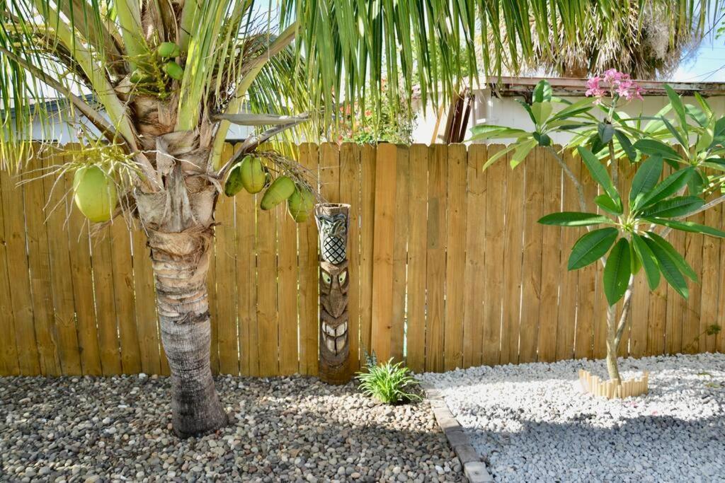 Tropical Retreat Near Beaches, Cruise Terminals Merritt Island Bagian luar foto