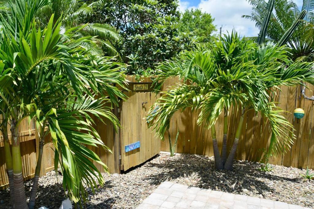 Tropical Retreat Near Beaches, Cruise Terminals Merritt Island Bagian luar foto