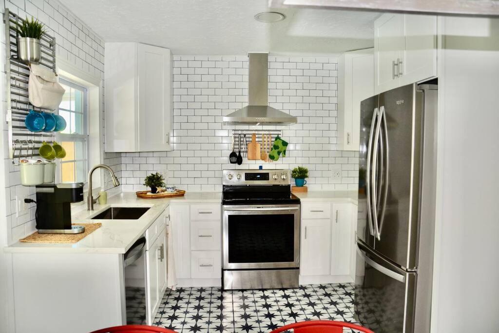 Tropical Retreat Near Beaches, Cruise Terminals Merritt Island Bagian luar foto