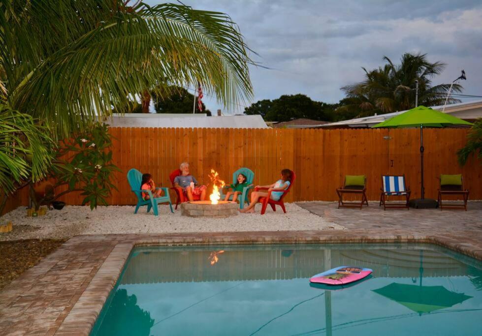 Tropical Retreat Near Beaches, Cruise Terminals Merritt Island Bagian luar foto
